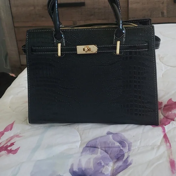 Small Black Purse - Picture 13 of 14